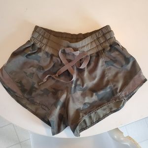 Lululemon Camo Hotty hot short